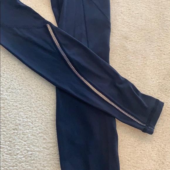 Lululemon Cadence Crusher leggings - Picture 2 of 4